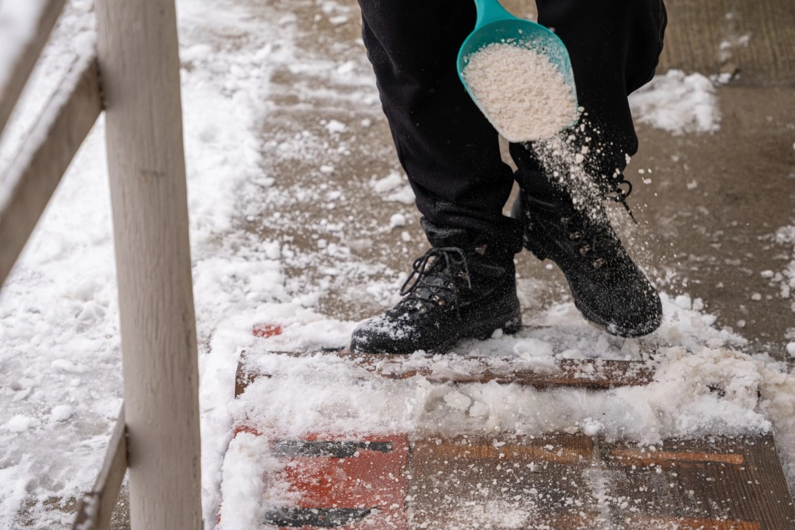 How Polyaspartic Floor Coatings Protect Your Concrete from Freeze-Thaw Cycles